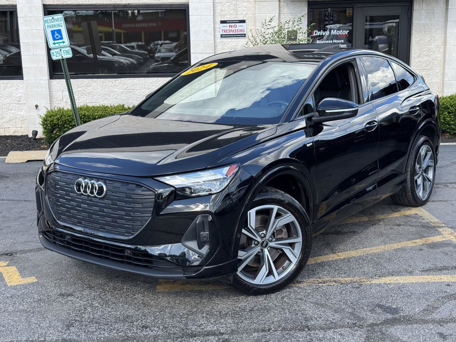 Used 2024 Audi Q4 e-tron Premium Plus w/ Premium Plus AWD/4WD image 4