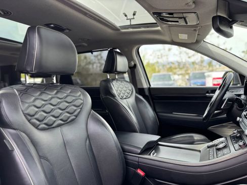 Used 2022 Hyundai Palisade Limited w/ Winter Package image 29