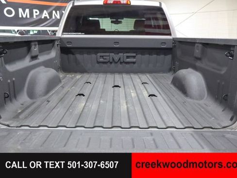 Used 2019 GMC Sierra 2500 SLT w/ Duramax Plus Package AWD/4WD image 18