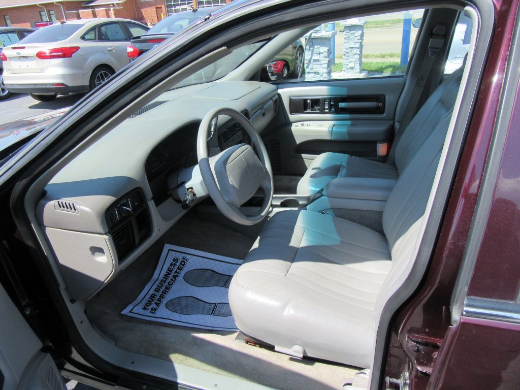 Used 1995 Chevrolet Caprice SS RWD image 11
