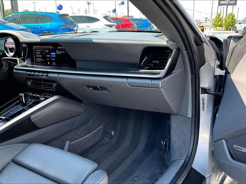 Used 2021 Porsche 911 Carrera RWD image 19