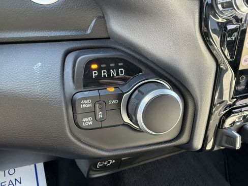 Used 2024 RAM 2500 Big Horn w/ Safety Group image 28