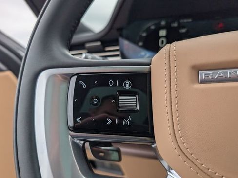 Used 2025 Land Rover Range Rover Long Wheelbase SE image 22