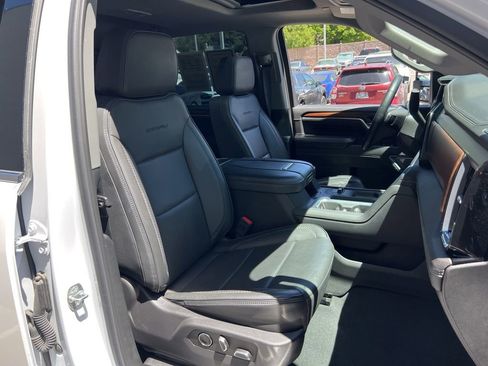 Used 2025 GMC Sierra 2500 Denali w/ Denali Reserve Package AWD/4WD image 25