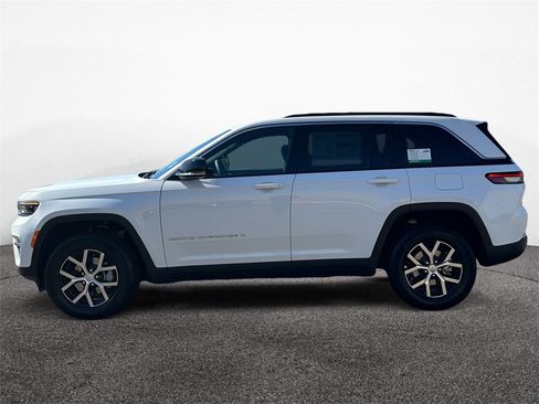 New 2025 Jeep Grand Cherokee Limited w/ Trailer Tow Package image 2