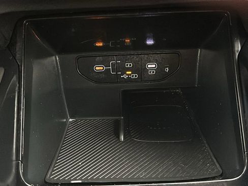 Used 2024 Kia Sorento S image 26