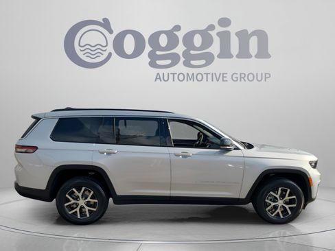 Used 2025 Jeep Grand Cherokee L Limited AWD/4WD image 6
