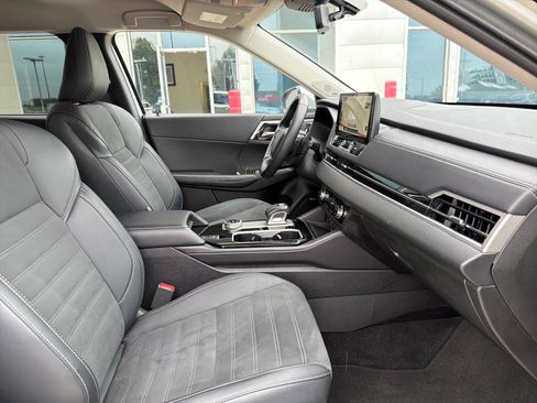 Used 2025 Mitsubishi Outlander SE AWD/4WD image 28