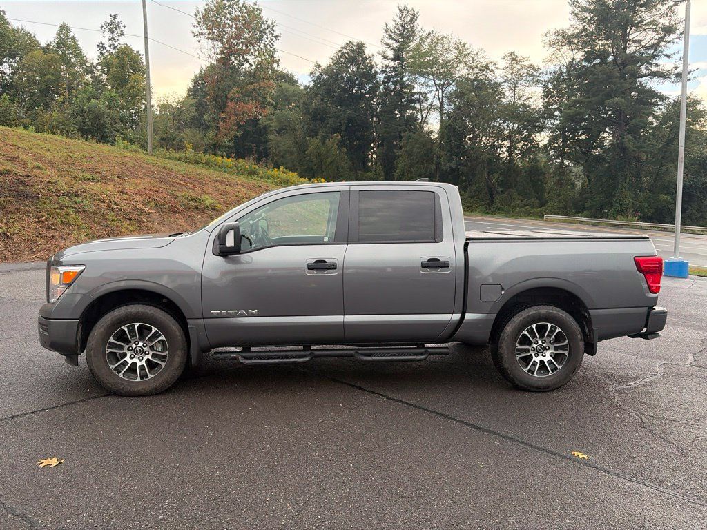 Used 2024 Nissan Titan SV w/ SV Convenience Package AWD/4WD image 6