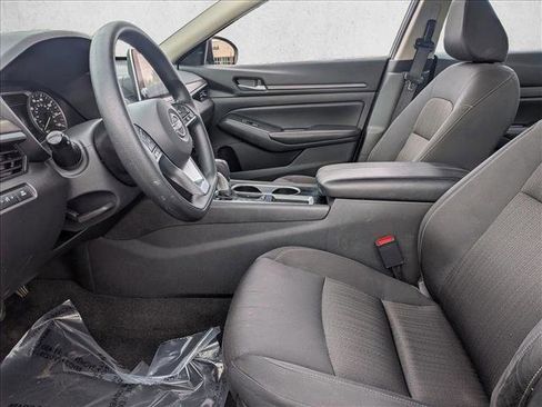 Used 2024 Nissan Altima 2.5 SV image 15