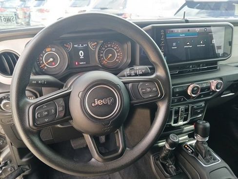 Used 2025 Jeep Wrangler Unlimited Sport AWD/4WD image 19