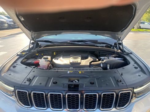 Used 2023 Jeep Grand Cherokee L Overland AWD/4WD image 31