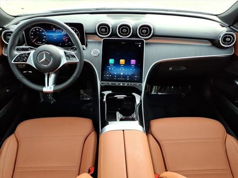 Used 2025 Mercedes-Benz C 300 4MATIC Sedan image 4