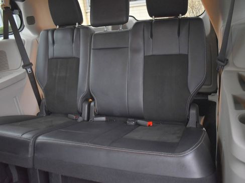 Used 2019 Dodge Grand Caravan SXT image 35