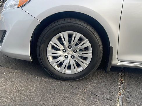 Used 2012 Toyota Camry LE image 8