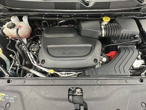 Used 2023 Chrysler Pacifica Limited FWD image 20