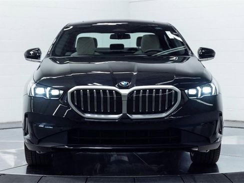 New 2026 BMW 530i xDrive w/ Premium Package image 7