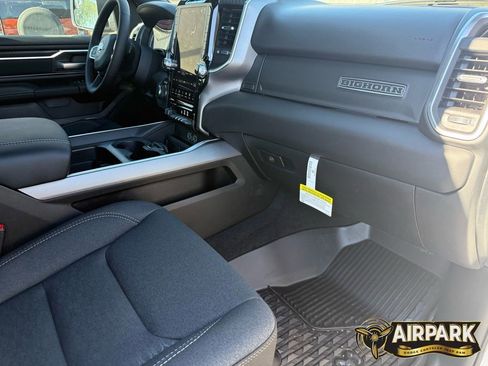 New 2026 RAM 1500 4x4 Crew Cab image 28