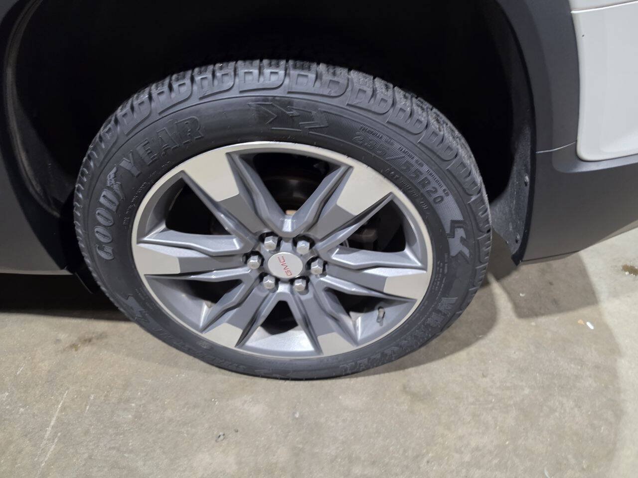 Used 2017 GMC Acadia SLT w/ LPO, Floor Liner Package AWD/4WD image 21