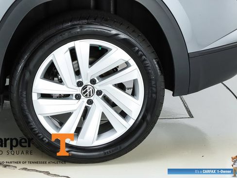 Used 2023 Volkswagen Atlas Cross Sport SE w/ Panoramic Sunroof Package FWD image 6