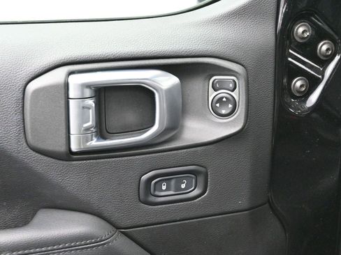 Used 2022 Jeep Wrangler Unlimited Sahara image 11