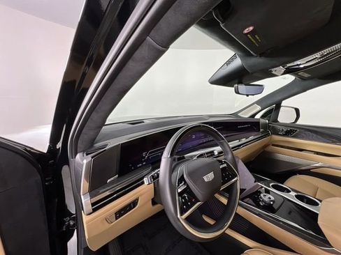 Certified 2025 Cadillac Escalade IQ Sport 2 AWD/4WD image 10