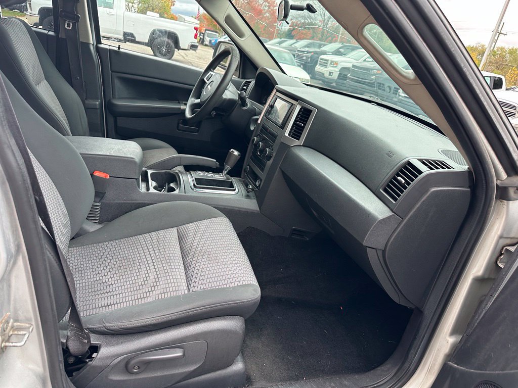 Used 2008 Jeep Grand Cherokee Laredo AWD/4WD image 23