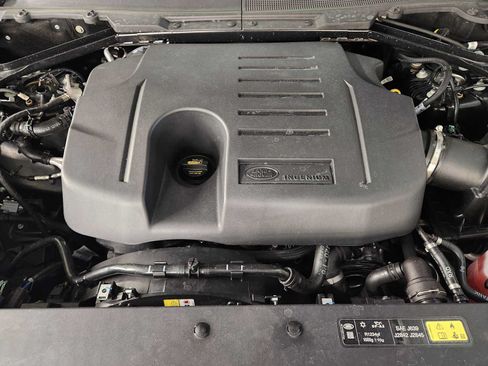 Used 2023 Land Rover Defender 110 SE AWD/4WD image 33