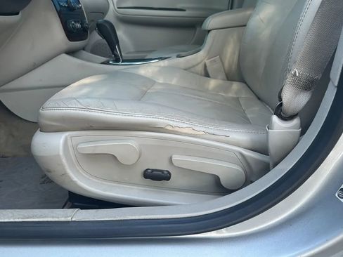 Used 2011 Chevrolet Impala LT w/ Luxury Edition Package FWD image 20