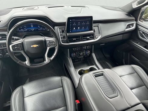 Used 2023 Chevrolet Suburban LT w/ Luxury Package AWD/4WD image 17