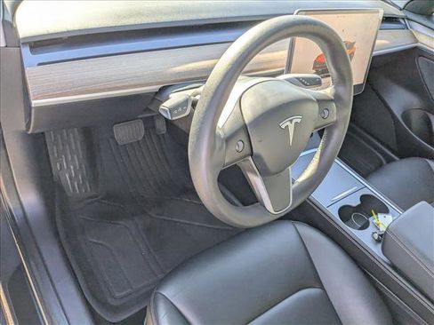 Used 2023 Tesla Model 3 Standard Range image 10