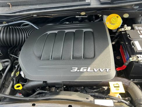 Used 2017 Dodge Grand Caravan GT FWD image 34