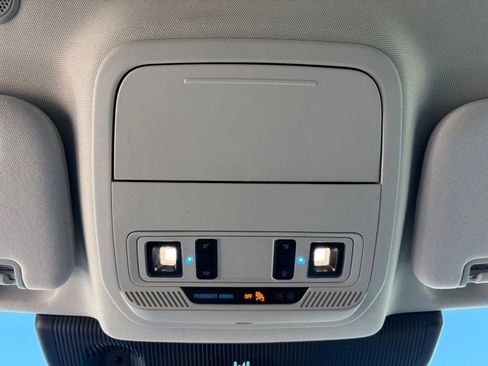 Used 2025 Ford Explorer Active image 24