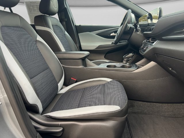 Used 2025 Buick Envista Sport Touring w/ Convenience I Package FWD image 14