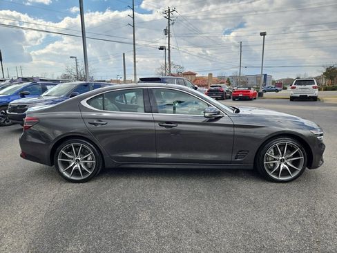 Used 2025 Genesis G70 2.5T image 5