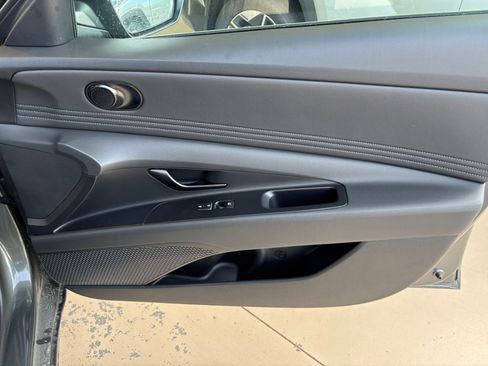 Certified 2025 Hyundai Elantra SEL FWD image 31