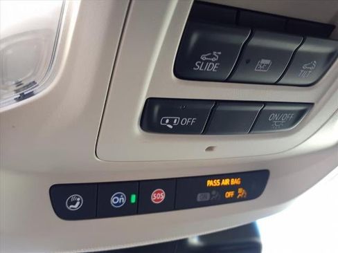 Used 2023 Buick Envision Essence w/ Sport Touring Package image 17