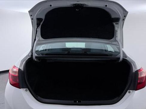 Used 2019 Toyota Corolla LE FWD image 18