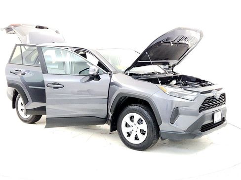 Used 2024 Toyota RAV4 LE image 12