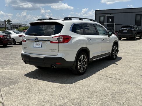 Used 2024 Subaru Ascent Touring w/ Popular Package #2 AWD/4WD image 3