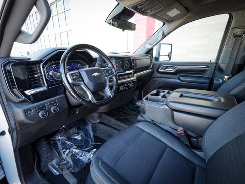 Used 2024 Chevrolet Silverado 2500 LT w/ Convenience Package AWD/4WD image 12