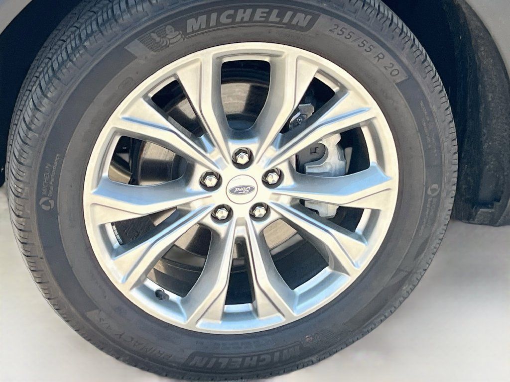 Used 2023 Ford Explorer XLT w/ Equipment Group 202A RWD image 33