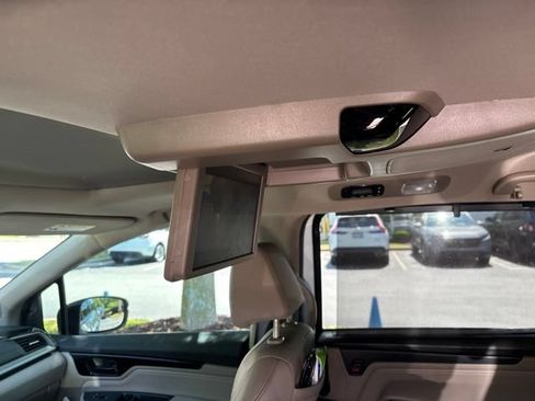 Used 2023 Honda Odyssey Touring image 12