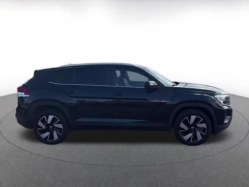 Used 2025 Volkswagen Atlas Cross Sport SE AWD/4WD image 15