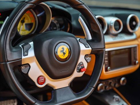 Used 2016 Ferrari California T RWD image 28