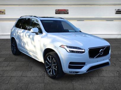 Used 2018 Volvo XC90 T5 Momentum w/ Convenience Package