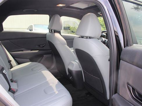 Used 2025 Hyundai Elantra Limited FWD image 14