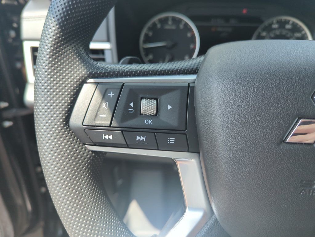 Used 2024 Mitsubishi Outlander ES AWD/4WD image 22