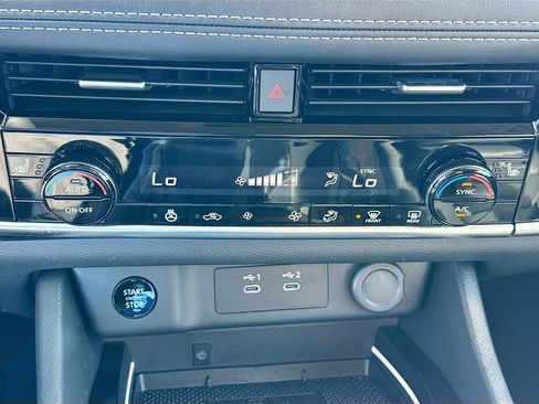 Certified 2024 Nissan Rogue SL FWD image 19