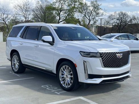 Used 2024 Cadillac Escalade Premium Luxury w/ Performance Package image 7